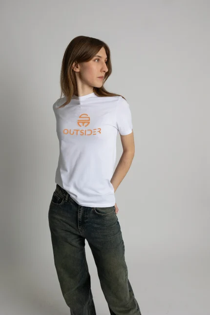 Bijela majica sa tangerine logom Outsider