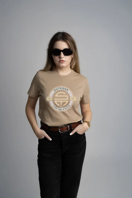Smeđa majica gentle white logo Više od majice